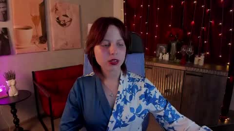 Snapshot of viviennehebert chatting on May 11, 2026, 12:44 pm Vivienne online show from May 11, 2026, 12:44 pm