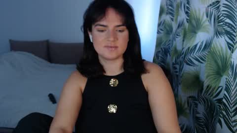 Snapshot of viviroses chatting on May 1, 2026, 9:03 am ViviRoses online show from May 1, 2026, 9:03 am