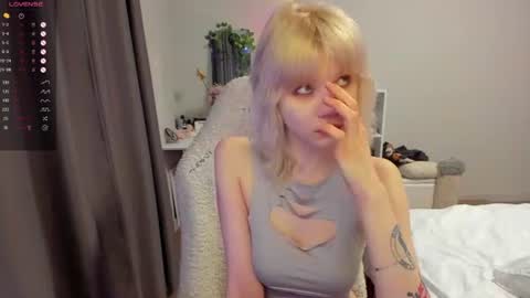 Snapshot of vivy_ chatting on June 18, 2026, 8:02 pm chatur babes online show from June 18, 2026, 8:02 pm