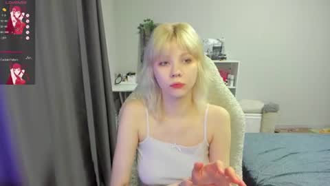 Snapshot of vivy_ chatting on June 30, 2026, 8:10 pm chatur babes online show from June 30, 2026, 8:10 pm