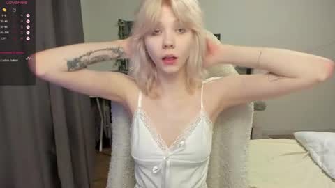 Snapshot of vivy_ chatting on July 21, 2026, 8:33 pm chatur babes online show from July 21, 2026, 8:33 pm
