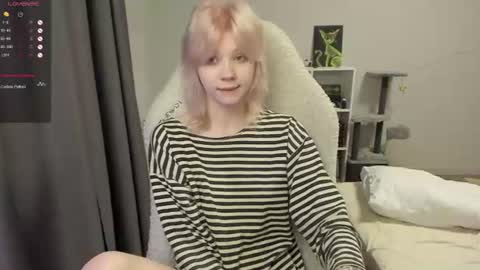 Snapshot of vivy_ chatting on July 22, 2026, 8:22 pm chatur babes online show from July 22, 2026, 8:22 pm