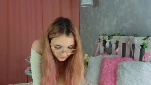 vivyboo111 online show from March 6, 2026, 8:27 pm