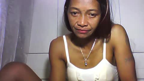 Snapshot of vixen_lina chatting on June 18, 2026, 1:04 pm vixen_lina online show from June 18, 2026, 1:04 pm