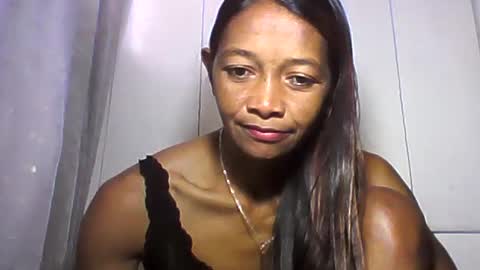 Snapshot of vixen_lina chatting on June 22, 2026, 6:10 am vixen_lina online show from June 22, 2026, 6:10 am
