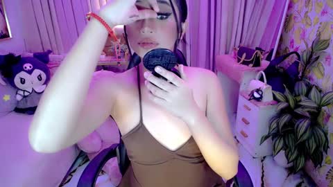 vixenluscious online show from February 23, 2026, 8:55 am