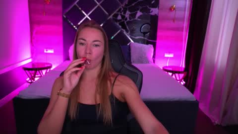 Ur Lady online show from October 13, 2025, 1:00 pm