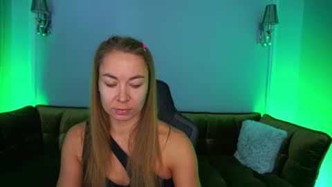 Ur Lady online show from October 15, 2025, 6:13 am