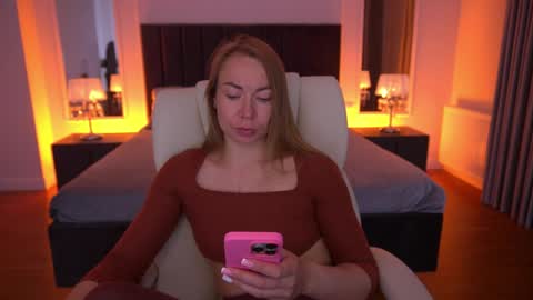 Snapshot of vixenmuse chatting on May 28, 2026, 8:28 pm Ur Lady online show from May 28, 2026, 8:28 pm