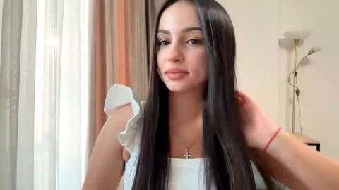 Miss Mia online show from April 13, 2026, 3:28 pm