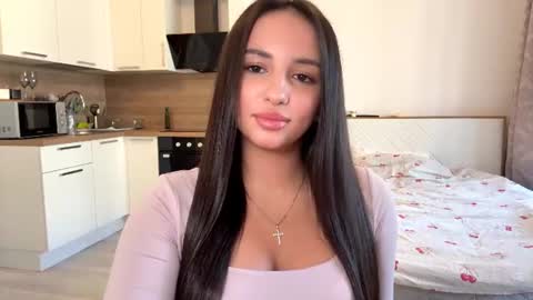 Miss Mia online show from June 25, 2026, 3:38 pm