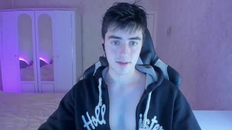 Snapshot of vlad1605 chatting on January 15, 2025, 9:30 pm Martin online show from January 15, 2025, 9:30 pm