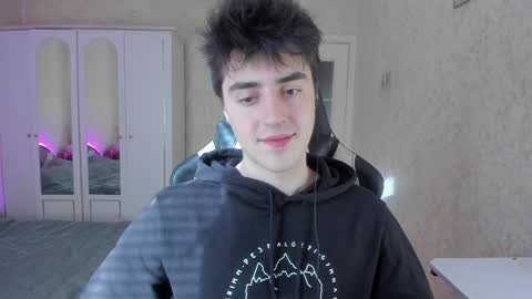 Snapshot of vlad1605 chatting on February 5, 2025, 7:50 am Martin online show from February 5, 2025, 7:50 am