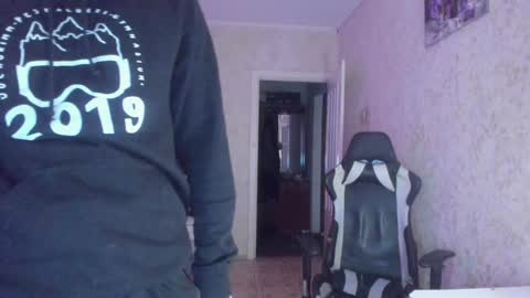 Snapshot of vlad1605 chatting on February 5, 2025, 10:51 am Martin online show from February 5, 2025, 10:51 am