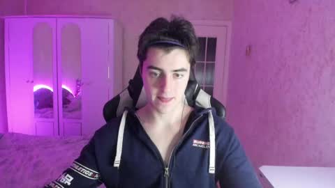 Snapshot of vlad1605 chatting on February 15, 2025, 2:47 am Martin online show from February 15, 2025, 2:47 am