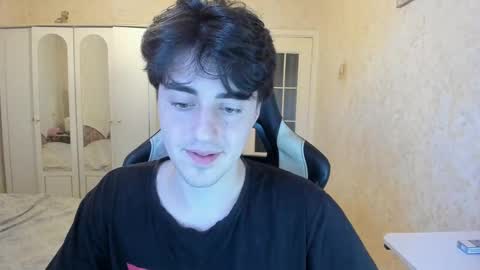 Snapshot of vlad1605 chatting on September 15, 2025, 11:54 am Martin online show from September 15, 2025, 11:54 am