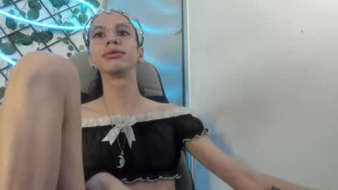 Snapshot of vodkadelulo_ chatting on April 20, 2026, 11:24 am vodkadelulo online show from April 20, 2026, 11:24 am