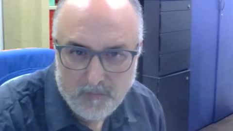 Snapshot of volpi72 chatting on November 5, 2025, 7:03 pm volpi72 online show from November 5, 2025, 7:03 pm