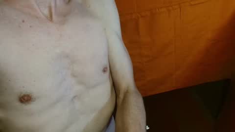 Snapshot of vrouwen_verwenner chatting on June 8, 2026, 8:53 pm Mac Miller online show from June 8, 2026, 8:53 pm