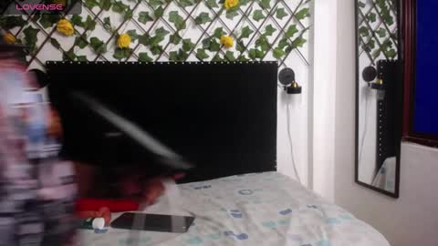 Zoey online show from September 12, 2025, 2:55 am