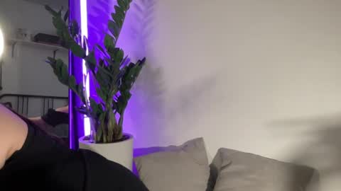 Alice  Before pvt write to me in PM  online show from February 28, 2025, 8:18 pm