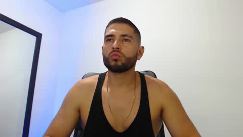 Snapshot of walter_brownn01 chatting on January 18, 2025, 11:22 pm WALTER BROWN online show from January 18, 2025, 11:22 pm