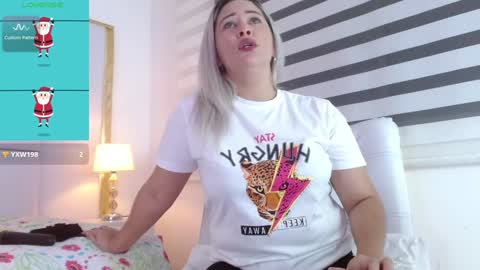 Snapshot of wandahairymilf chatting on January 8, 2025, 1:21 am Wanda online show from January 8, 2025, 1:21 am