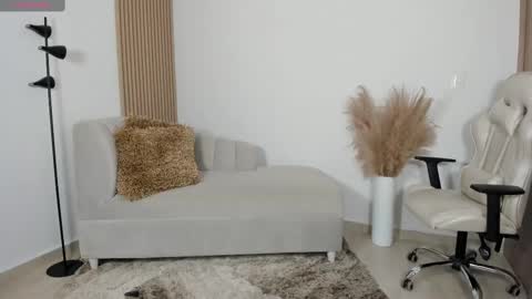 Snapshot of wandathompson_ chatting on February 17, 2025, 11:02 am Wanda online show from February 17, 2025, 11:02 am