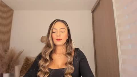 Snapshot of wandathompson_ chatting on October 9, 2025, 10:57 am Wanda online show from October 9, 2025, 10:57 am
