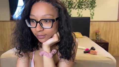 Snapshot of wanderlustgaal chatting on May 18, 2026, 1:39 pm wanderlustgaal online show from May 18, 2026, 1:39 pm