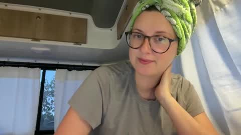 Snapshot of wanderlustjade chatting on February 2, 2025, 1:19 pm Jade  Adonis online show from February 2, 2025, 1:19 pm