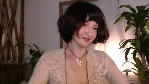 Snapshot of wanderwhitch chatting on July 9, 2026, 12:15 am Miya online show from July 9, 2026, 12:15 am