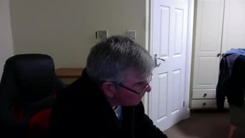 wanttobefree90 online show from April 17, 2026, 7:39 pm