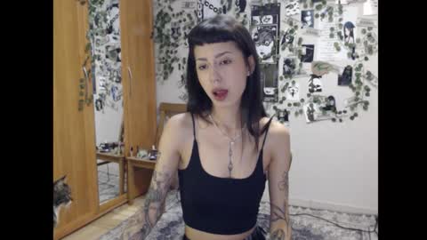 Mina online show from October 24, 2025, 8:38 pm