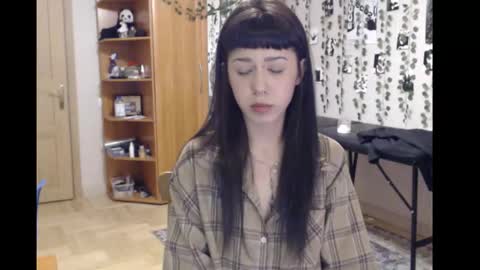 Mina online show from December 4, 2025, 9:23 pm