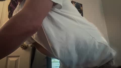 Snapshot of waynedangle chatting on February 16, 2026, 7:04 am Mike Hunt online show from February 16, 2026, 7:04 am