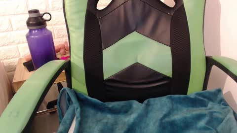 Trixie 3 online show from February 1, 2025, 12:26 pm