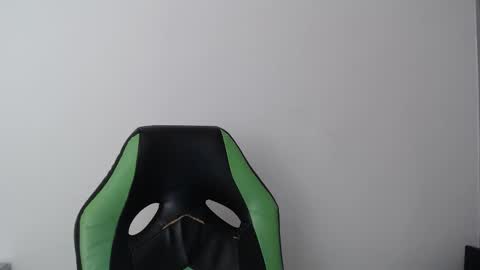 Trixie 3 online show from February 22, 2026, 2:04 pm