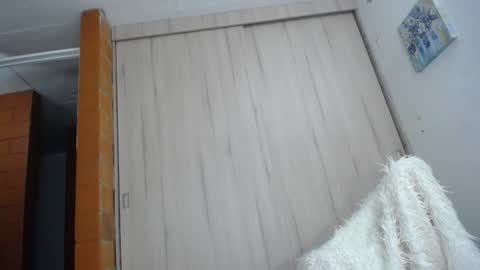 we_we77 online show from February 4, 2025, 11:59 pm