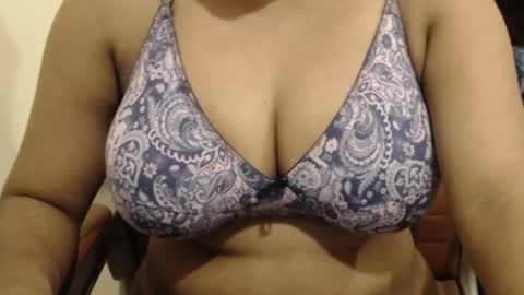 Snapshot of webshowxxx chatting on April 21, 2026, 11:07 pm mina online show from April 21, 2026, 11:07 pm