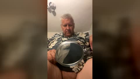 Snapshot of weightroom1958 chatting on June 2, 2026, 3:19 am weightroom1958 online show from June 2, 2026, 3:19 am