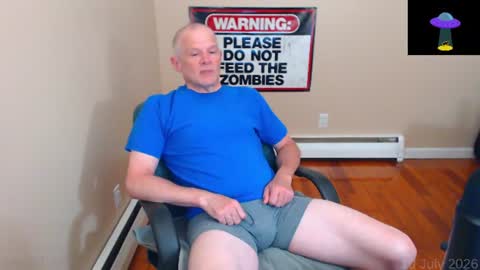 Snapshot of weird_chris chatting on July 10, 2026, 5:26 pm Chris online show from July 10, 2026, 5:26 pm