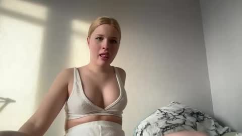 Snapshot of wekittycluby chatting on February 9, 2026, 9:13 am kite and joe3 online show from February 9, 2026, 9:13 am