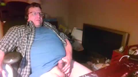 Snapshot of welderod chatting on May 31, 2026, 6:10 am welderod online show from May 31, 2026, 6:10 am