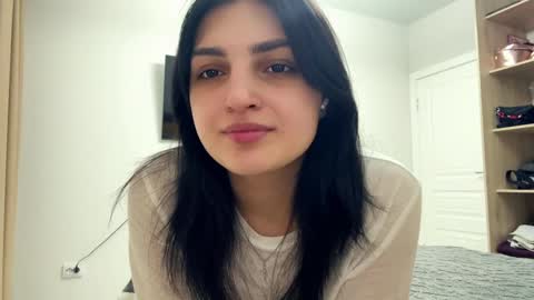 Kiki online show from April 8, 2026, 7:14 pm