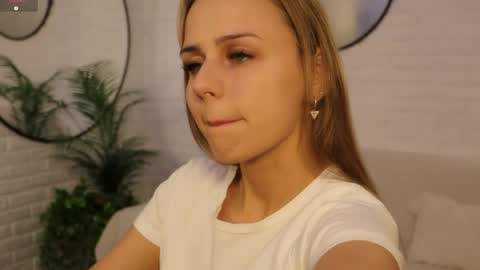 Snapshot of wendy__doll chatting on May 27, 2026, 9:12 pm Im Wendy online show from May 27, 2026, 9:12 pm