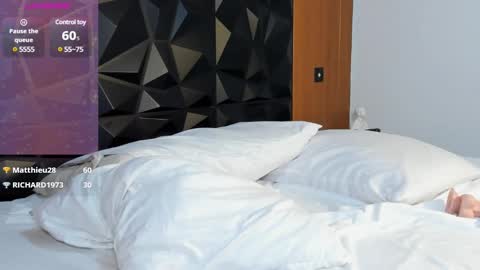 Wendy Marshall  online show from February 17, 2025, 10:47 pm