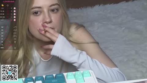 Snapshot of wendylovelylovew chatting on March 1, 2025, 9:04 pm Wendy online show from March 1, 2025, 9:04 pm