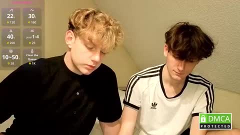 Snapshot of wesides chatting on November 17, 2025, 9:09 pm Dima and Alex online show from November 17, 2025, 9:09 pm