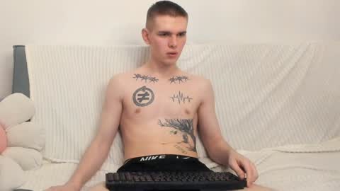 Snapshot of wesleyross chatting on January 1, 2025, 11:29 pm Wes online show from January 1, 2025, 11:29 pm